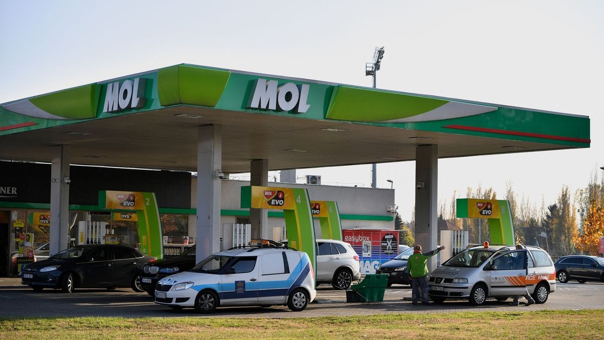Malé benzínky v Maďarsku na protest zavřou